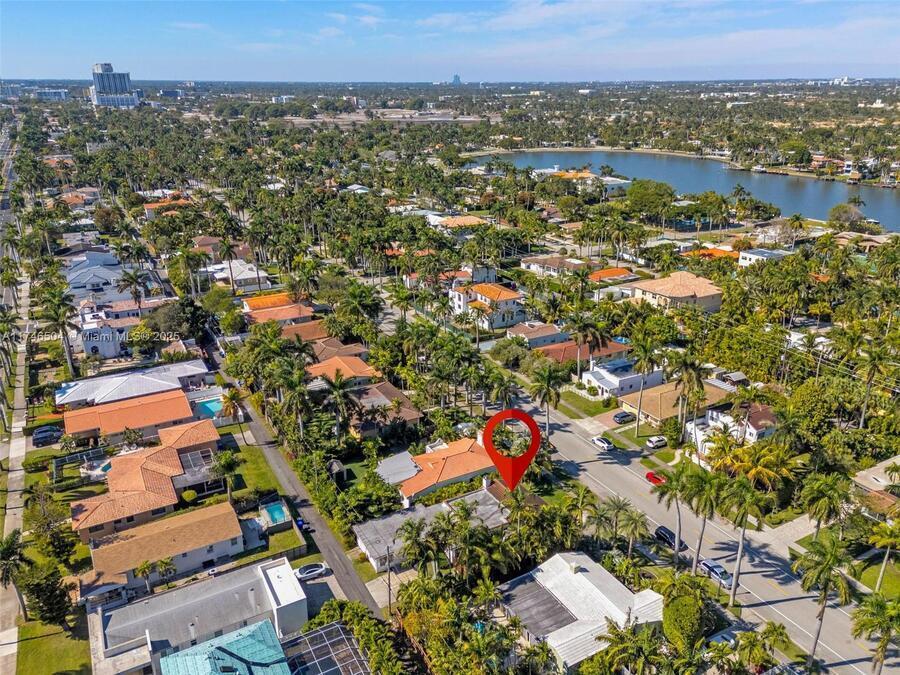 1024 Tyler St in Hollywood, FL - Building Photo