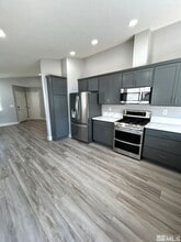 7577 Water View Way in Reno, NV - Foto de edificio - Building Photo