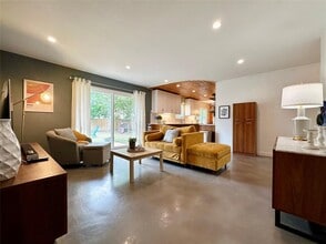 2707 Ashdale Dr in Austin, TX - Building Photo - Building Photo