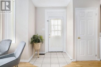 22 Maple Ave in Smiths Falls, ON - Building Photo - Building Photo