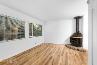 11 Peachtree Hills Ave NE-Unit -A1 in Atlanta, GA - Building Photo - Building Photo