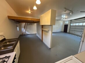 409 La Joya Rd, Unit C in Santa Fe, NM - Building Photo - Building Photo