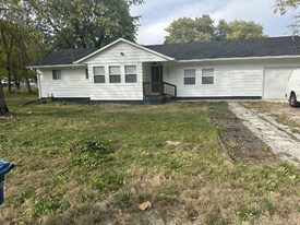 8810 Beechwood Ave in Indianapolis, IN - Building Photo