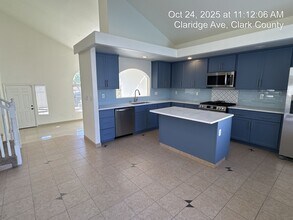 2546 Claridge Ave in Henderson, NV - Building Photo - Building Photo