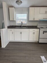 40 Friendly Cir in Hendersonville, NC - Building Photo - Building Photo