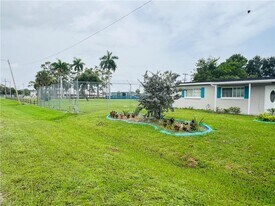 804 March St in North Fort Myers, FL - Building Photo