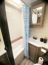 1322 Clear Lake Rd in Highlands, TX - Building Photo - Building Photo