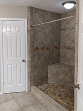 17903 Glenpatti Dr in Houston, TX - Foto de edificio - Building Photo