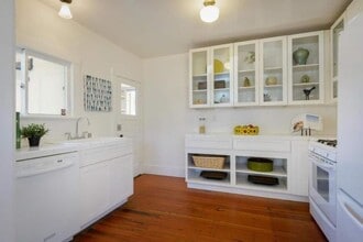 201 W Cota St in Santa Barbara, CA - Foto de edificio - Building Photo