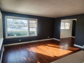 2800 Manor Ln, Unit B in Park Ridge, IL - Foto de edificio - Building Photo