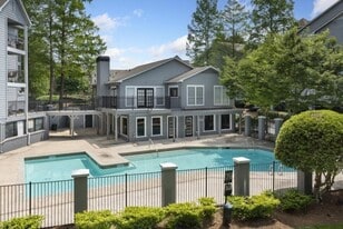 432 Granville Ct in Atlanta, GA - Building Photo