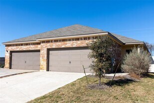 271 Joanne Lp in Buda, TX - Building Photo
