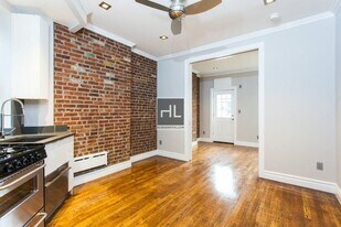 MOTT ST., Unit 7 in New York, NY - Building Photo