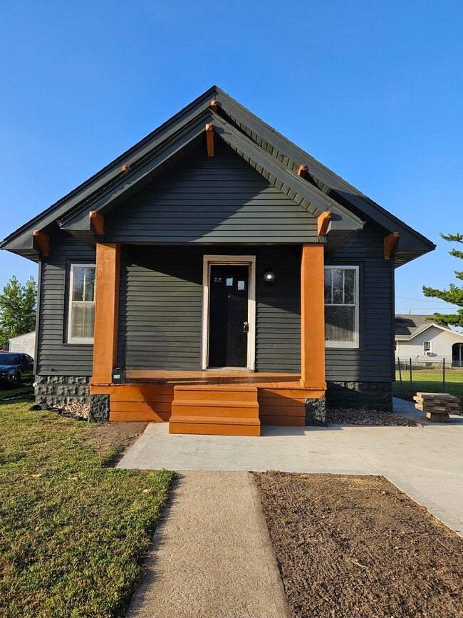 property at 616 Lee St