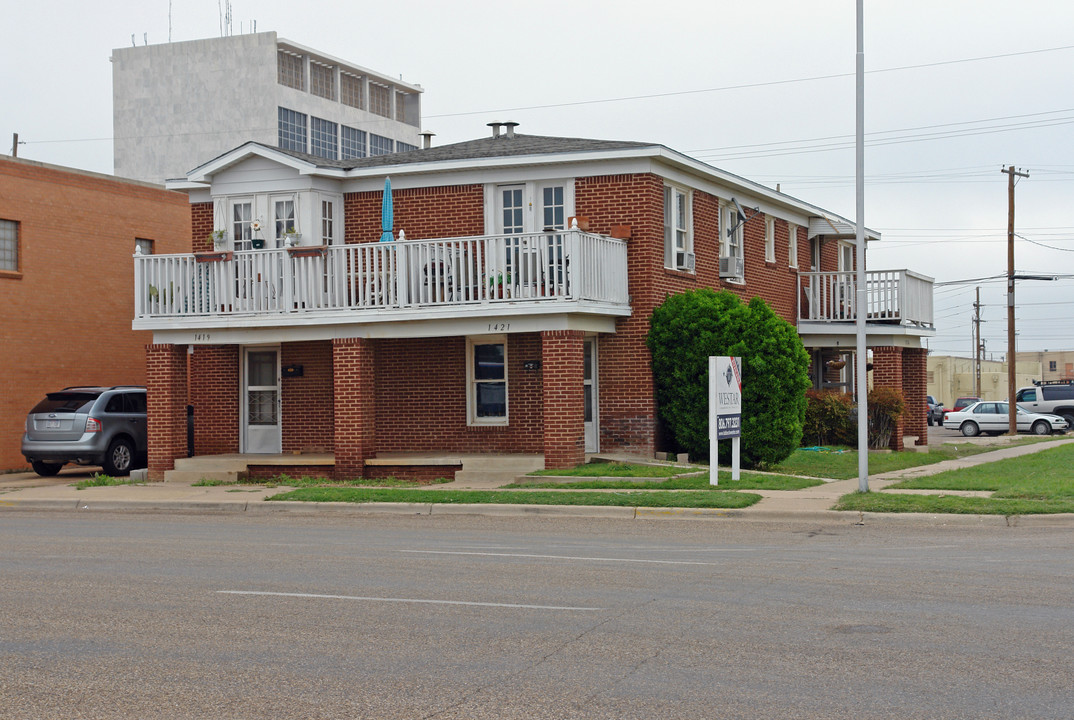 15th St. in Lubbock, TX - Building Photo