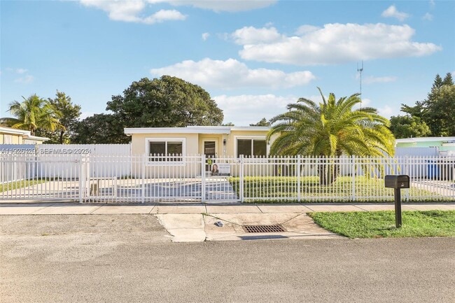 property at 23 Miami Gardens Rd