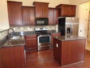 7965 River Mist Dr in Memphis, TN - Building Photo - Building Photo