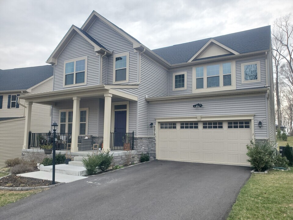 6979 Mandalong Way in New Market, MD - Building Photo