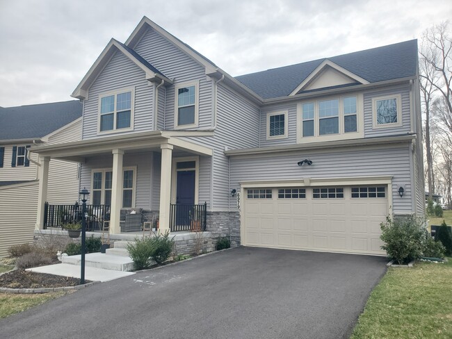 property at 6979 Mandalong Way