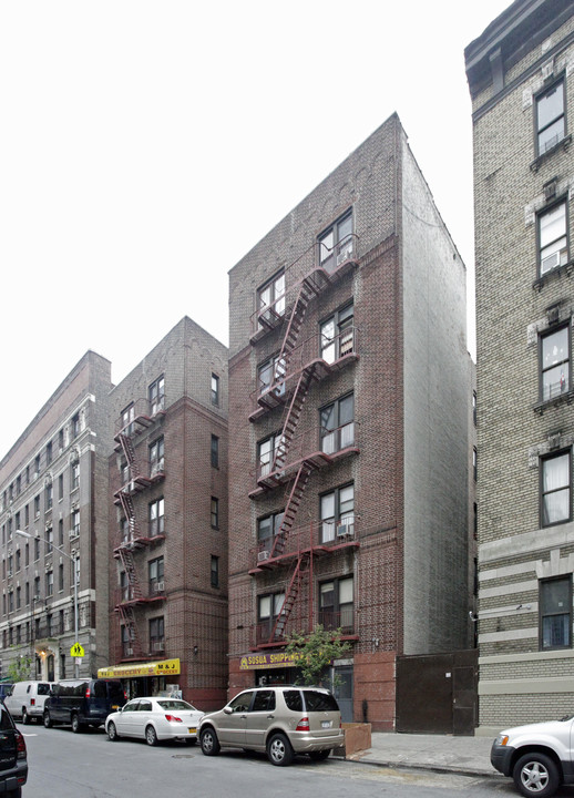 608 W 192nd St in New York, NY - Building Photo