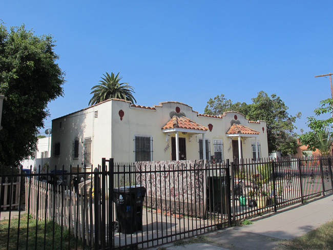 1952 W 39th St in Los Angeles, CA - Foto de edificio - Building Photo