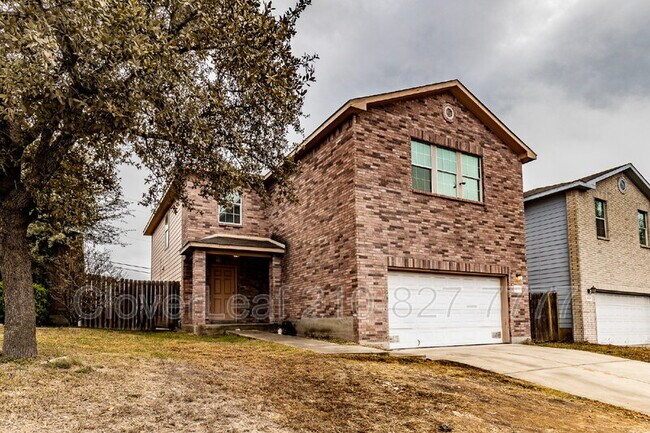 8223 Maple Meadow Dr in Converse, TX - Building Photo - Building Photo