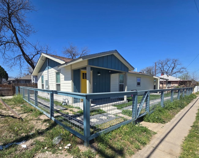 property at 629 S Gevers St