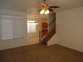 1328 E Weatherby Way in Chandler, AZ - Foto de edificio - Building Photo