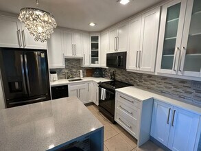 1423 Holly Heights Dr in Fort Lauderdale, FL - Building Photo - Building Photo