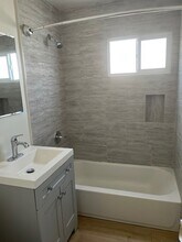 14320 Condon Ave in Lawndale, CA - Foto de edificio - Building Photo