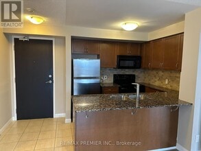 5793 Yonge St in Toronto, ON - Building Photo - Building Photo