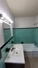 824 NE 7th St in Hallandale Beach, FL - Building Photo - Building Photo