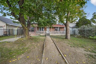 3816 Natoma Way in Sacramento, CA - Building Photo