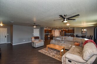 7951 E 42nd Pl in Yuma, AZ - Foto de edificio - Building Photo