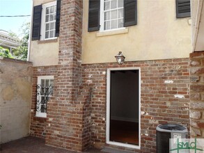 113 W Gaston St in Savannah, GA - Building Photo - Building Photo