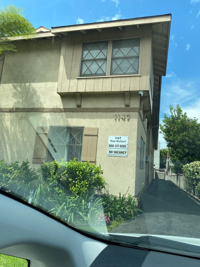 1147 San Rafael Ave in Glendale, CA - Building Photo - Building Photo