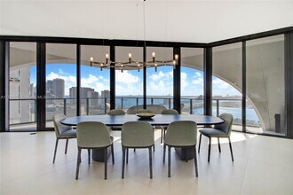 1000 Biscayne Blvd, Unit 2302 in Miami, FL - Foto de edificio - Building Photo