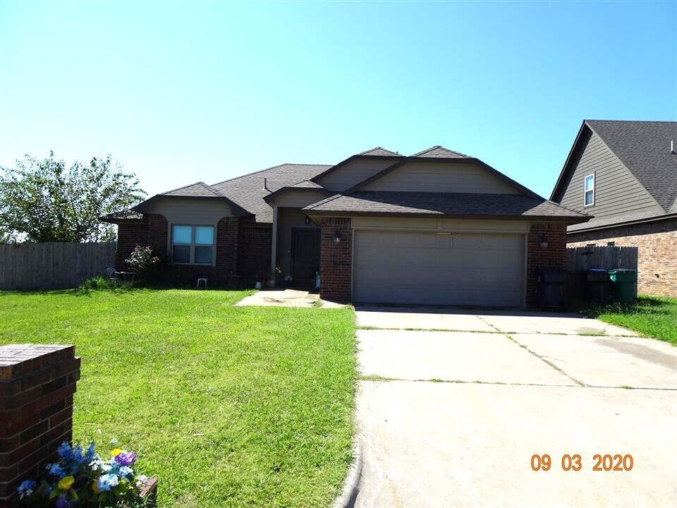 200 SW 148th St in Oklahoma City, OK - Building Photo