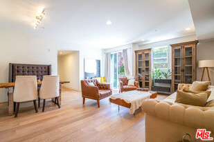 436 S Virgil Ave in Los Angeles, CA - Building Photo