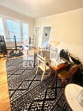 165 Sharon St in Medford, MA - Foto de edificio - Building Photo