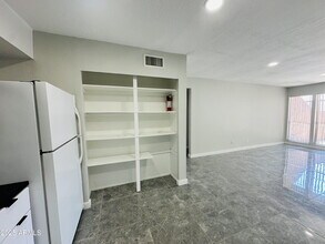 2675 E Silk Oak Dr in Tempe, AZ - Building Photo - Building Photo