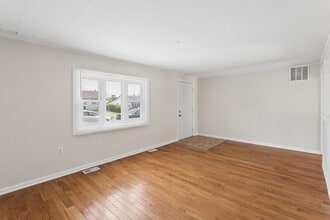 30 Girard Ave in Gloucester Township, NJ - Building Photo - Building Photo