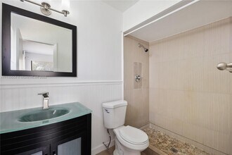 10491 NW 6th St in Pembroke Pines, FL - Building Photo - Building Photo