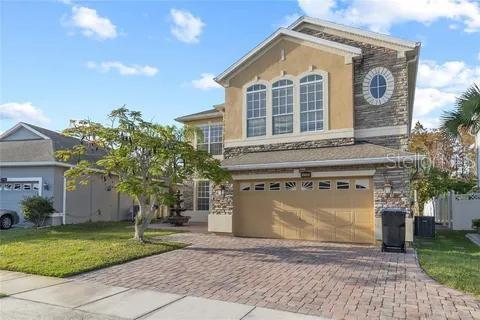 2250 Windcrest Lake Cir in Orlando, FL - Building Photo