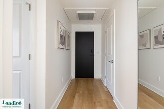 933 McGee St in Kansas City, MO - Building Photo - Building Photo