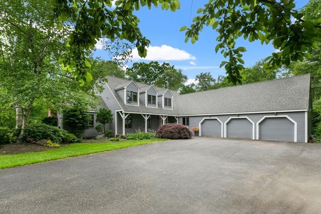 186 Dayton St in Danvers, MA - Building Photo