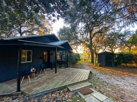 9350 SE 170th Avenue Rd in Ocklawaha, FL - Building Photo