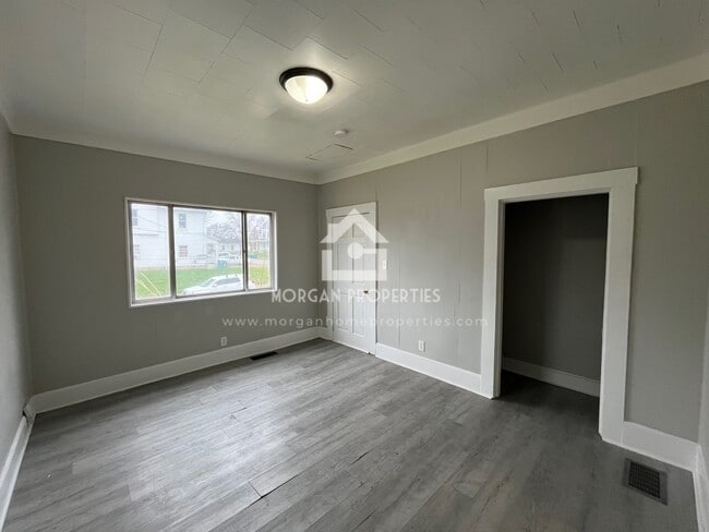 1104 Thornburg St in New Castle, IN - Foto de edificio - Building Photo