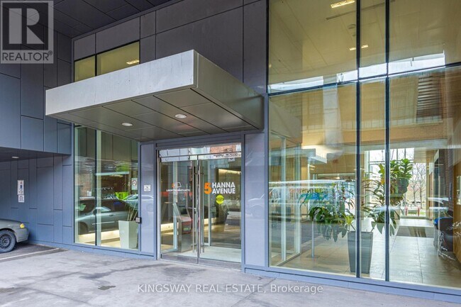 5 Hanna Ave in Toronto, ON - Building Photo - Building Photo