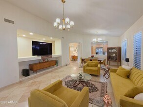 8092 E Michelle Dr in Scottsdale, AZ - Building Photo - Building Photo